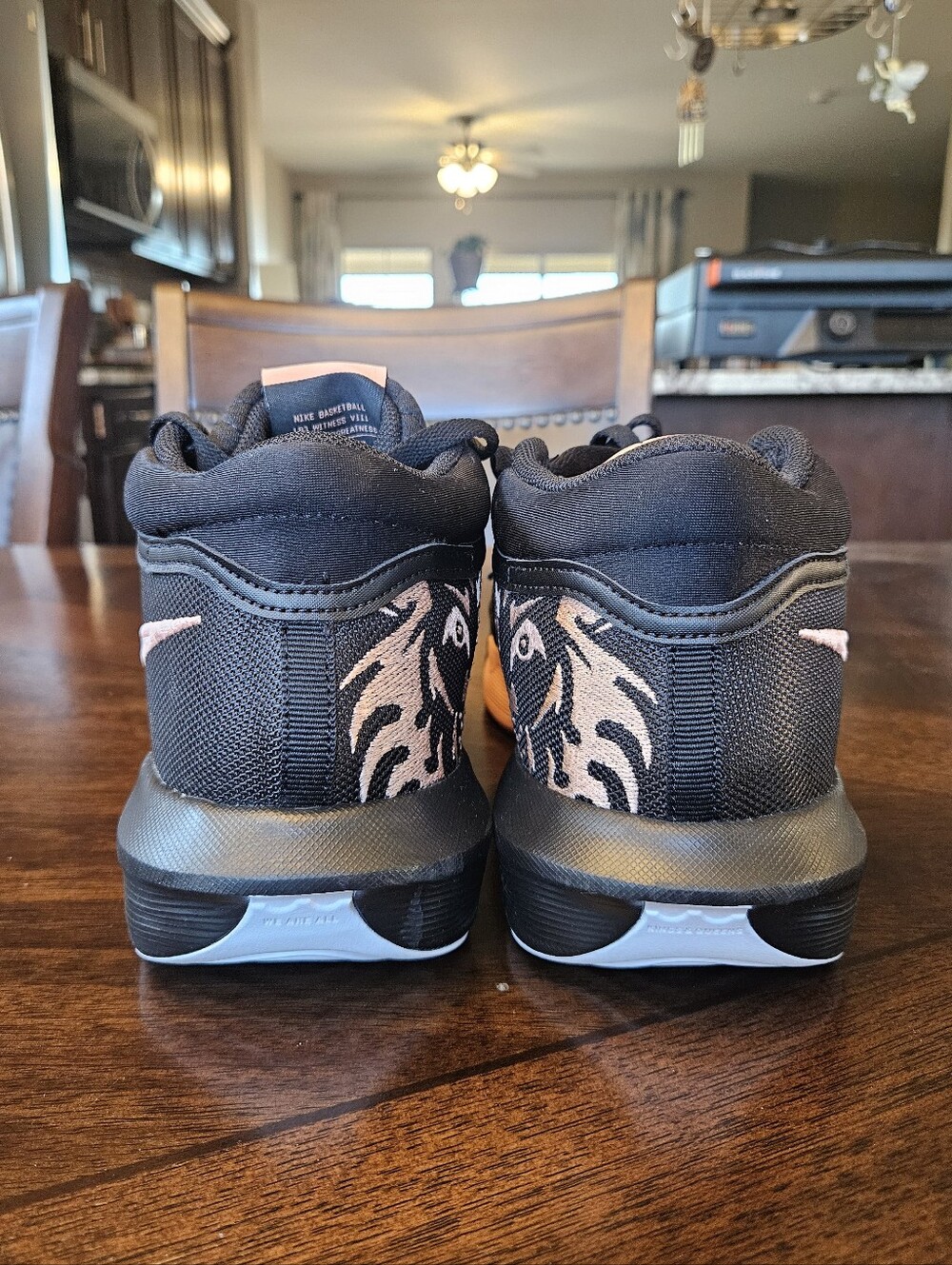 Nike LeBron Witness VIII Men's Basketball Shoes - Picture 6 of 9